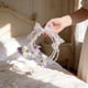 thumbnail image 4 of Ramo de novia con lazo de perlas y seda | Ramo de novia artificial para la niña de las flores | Arreglo floral artificial para la decoración de la fiesta de la iglesia de la boda, 4 of 6