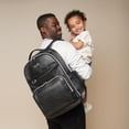 thumbnail image 2 of Mochila para pañales Itzy Ritzy Boss Plus negra y plateada, 2 of 9