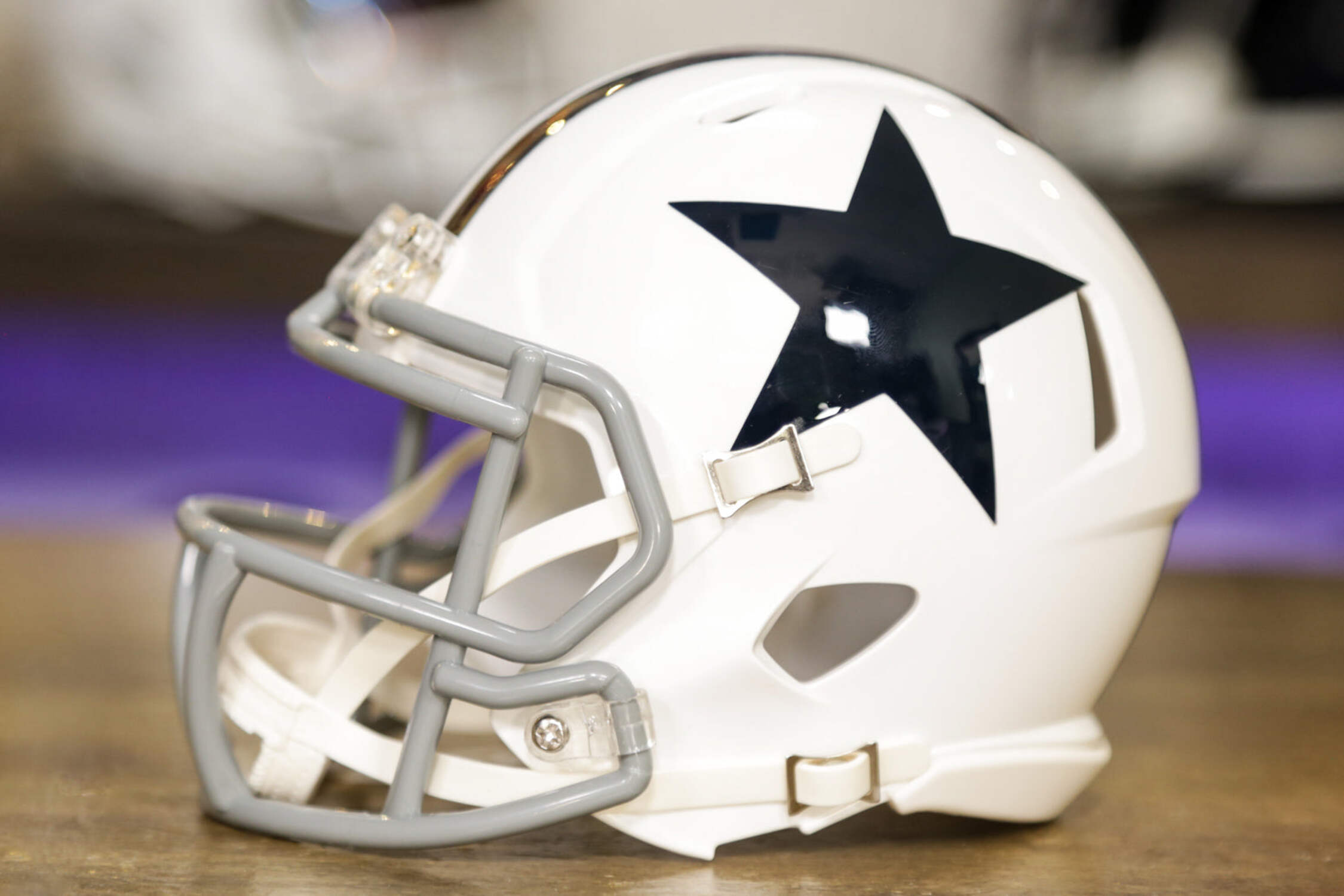 Dallas Cowboys Riddell 1960-1963 Throwback Speed Mini Helmet