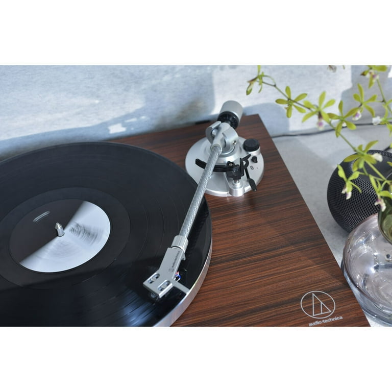 Audio Technica AT-LPW50BTRW: appealing turntable with fine features and  sound