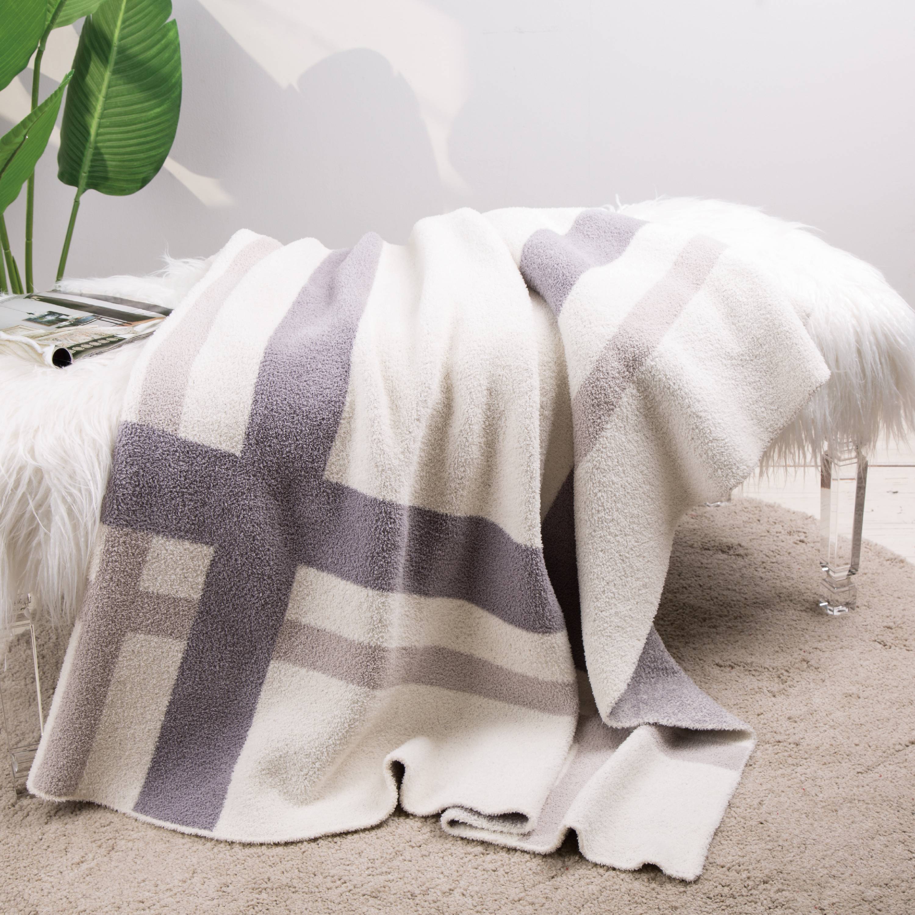 Glitzhome 60" Knitted Polyester Geometric Pattern Feather ...