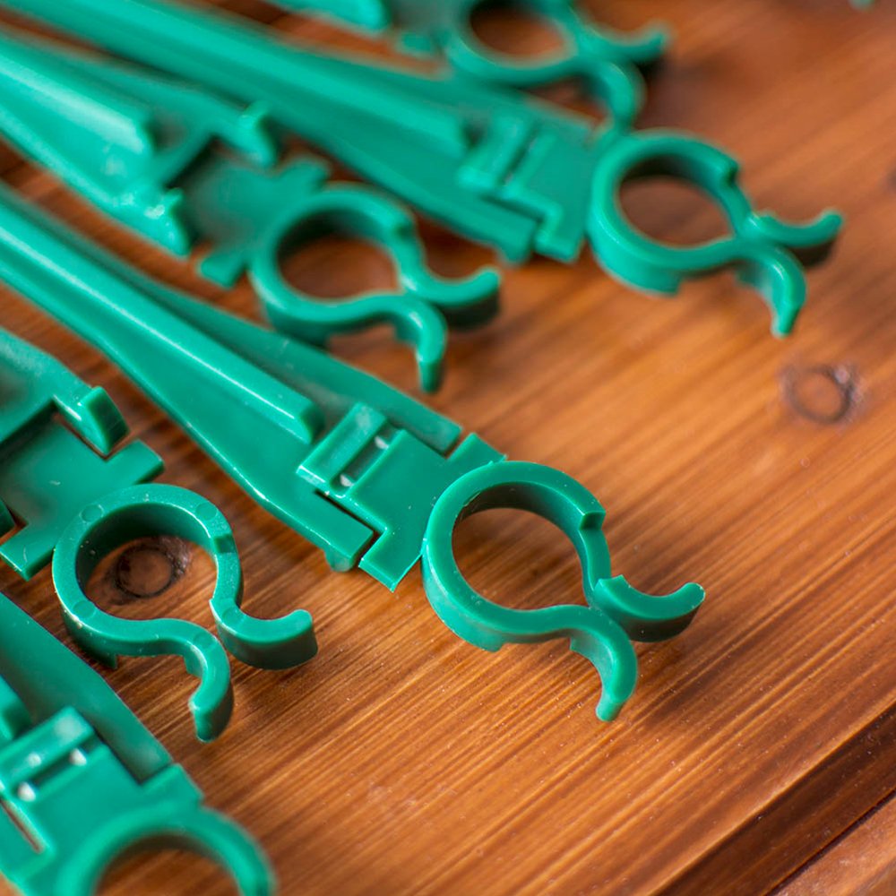 String Light Accessories String Light Clips Outdoor Stakes Green 100