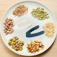 thumbnail image 5 of Desgranador de maní con ranuras antideslizantes Removedor de cáscaras de maní para almendras, avellanas, semillas de melón (2, azul+blanco), 5 of 5