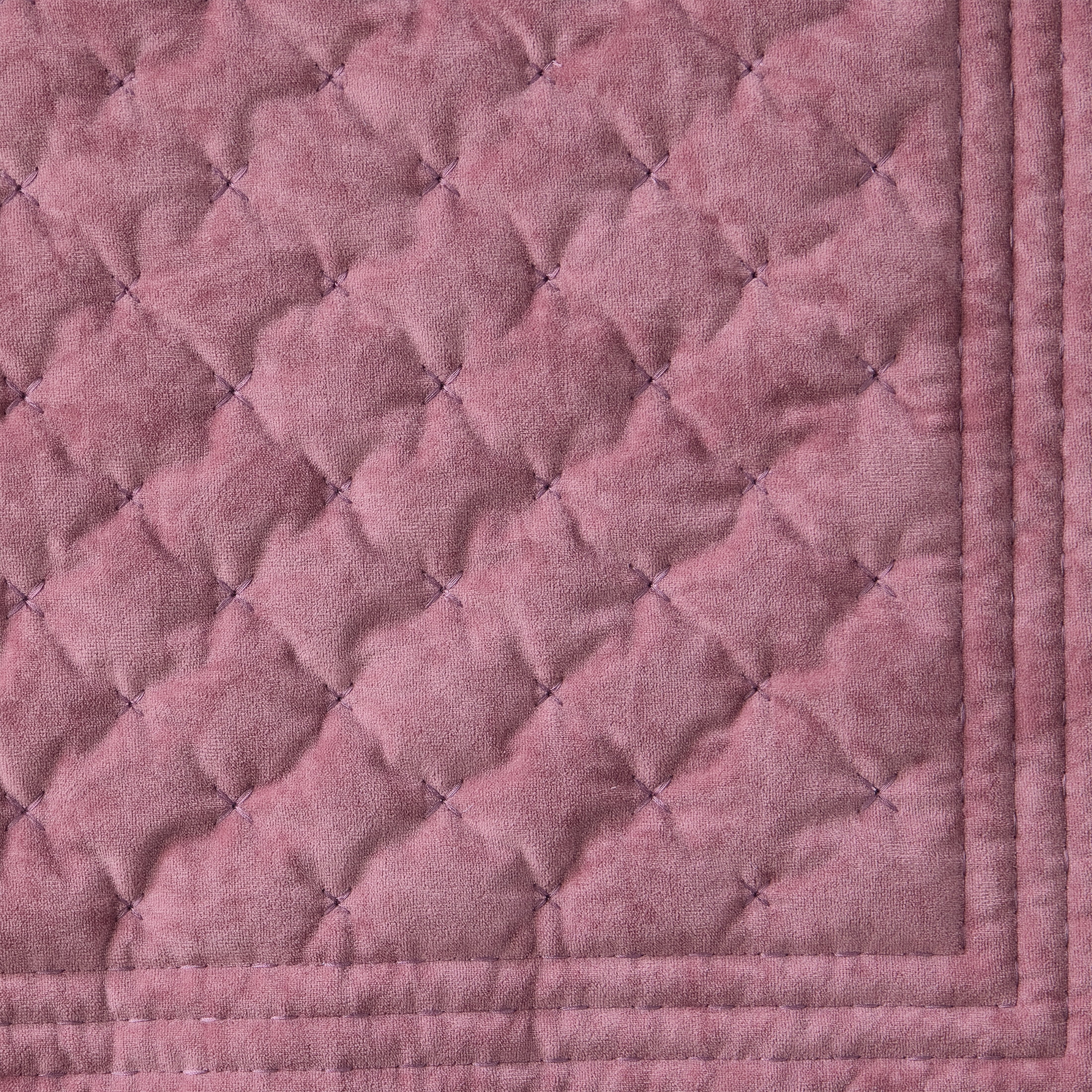 Better Homes & Gardens Violet Gem Tufted Matte Velvet Quilt, Full/Queen
