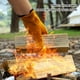 thumbnail image 4 of Guantes BBQ Grill Wdftyju cuero de vaca engrosado resistentes al calor, 4 of 9