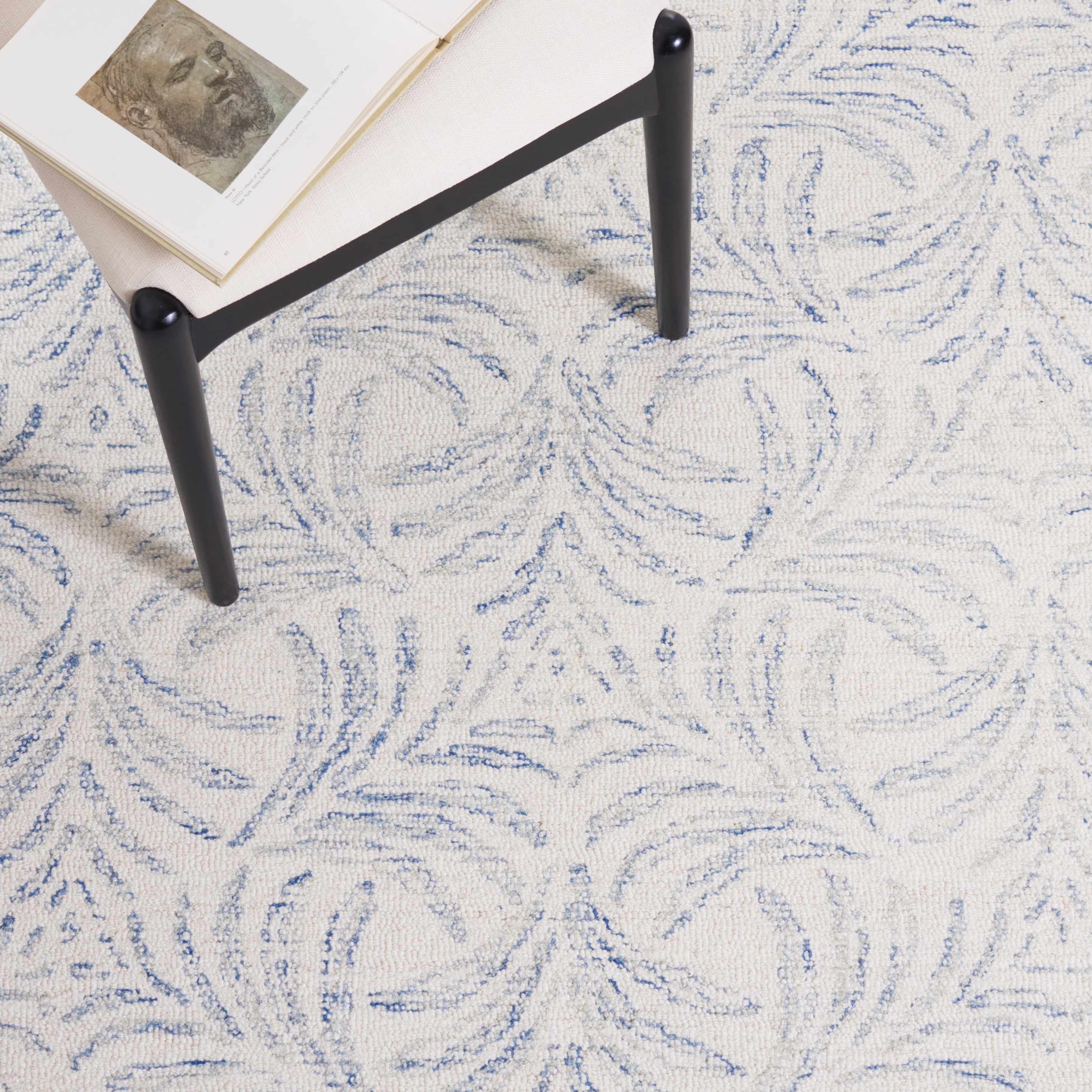 SAFAVIEH Jardin Thaddeus Leaves Area Rug, Ivory/Blue, 3' x 5'