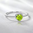 thumbnail image 2 of JeenMata Anillo de Bodas de Oro Blanco de 18 K sobre Plata con Peridoto (Piedra Natal de Agosto) en Forma de Corazón de 1 Quilate, 2 of 6
