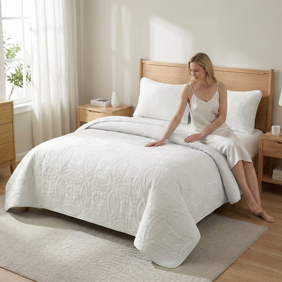 Coin Embossed Quilted Bedspread Set-2/3PCS, 1 Quilt 1/2 Pillowcases, Breathable Hypoallergenic Bedding, Wrinkle & Fade Resistant, Machine Washable for All Seasons(White,Twin)