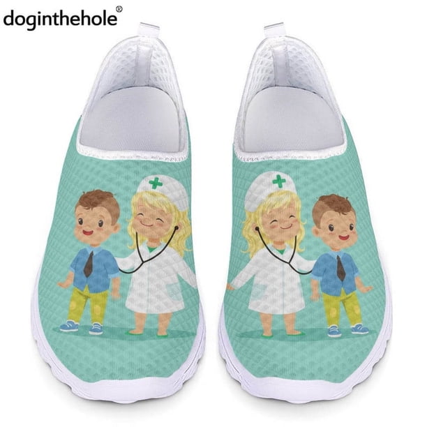 Doginthehole - Zapatos informales con dibujos animados de médicos para mujer, zapatos planos de malla transpirables para niños y estudiantes de escuela, mocasines ligeros para cosplay