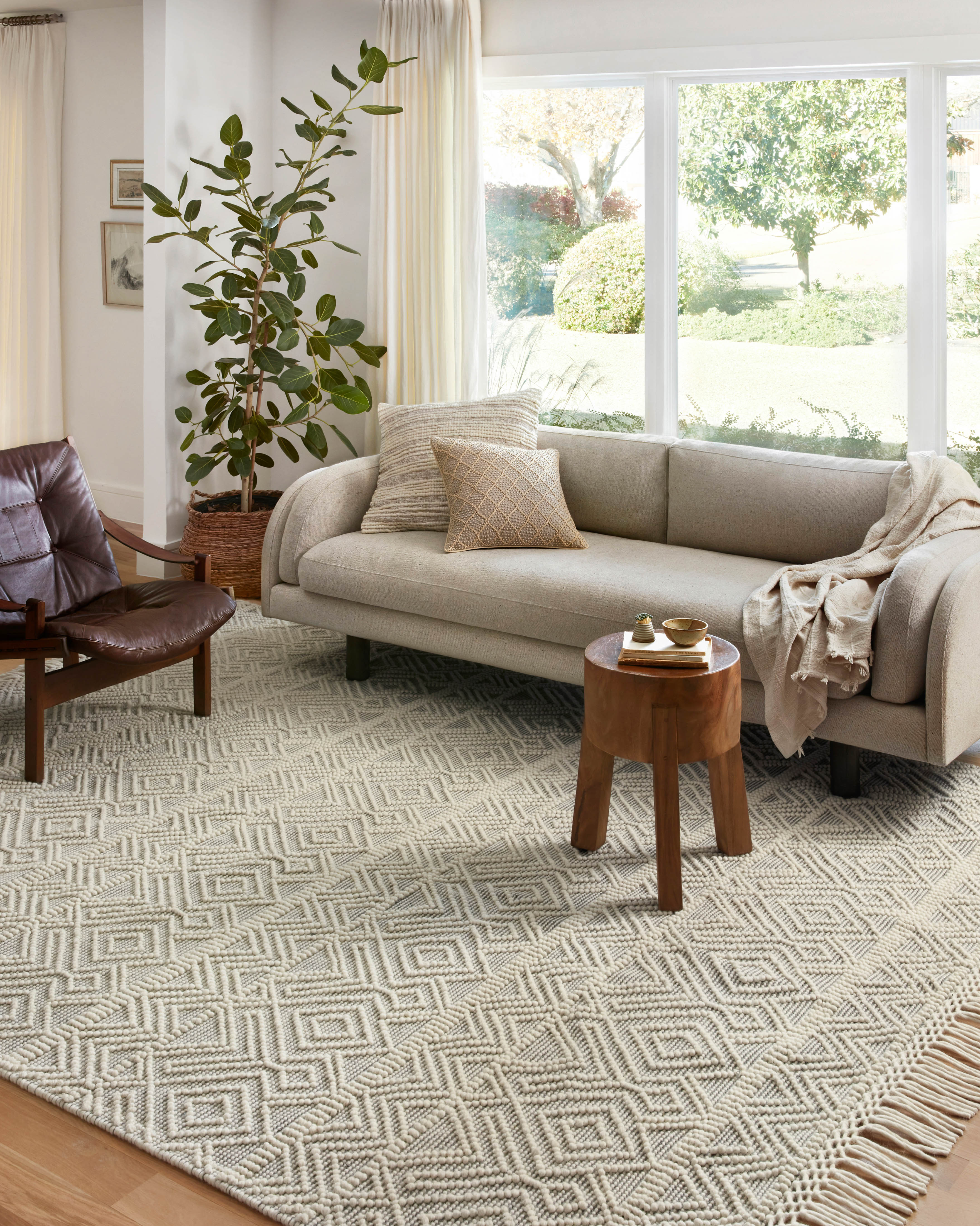 Loloi Noelle Ivory / Grey Geometric Area Rug 18" x 18" Sample