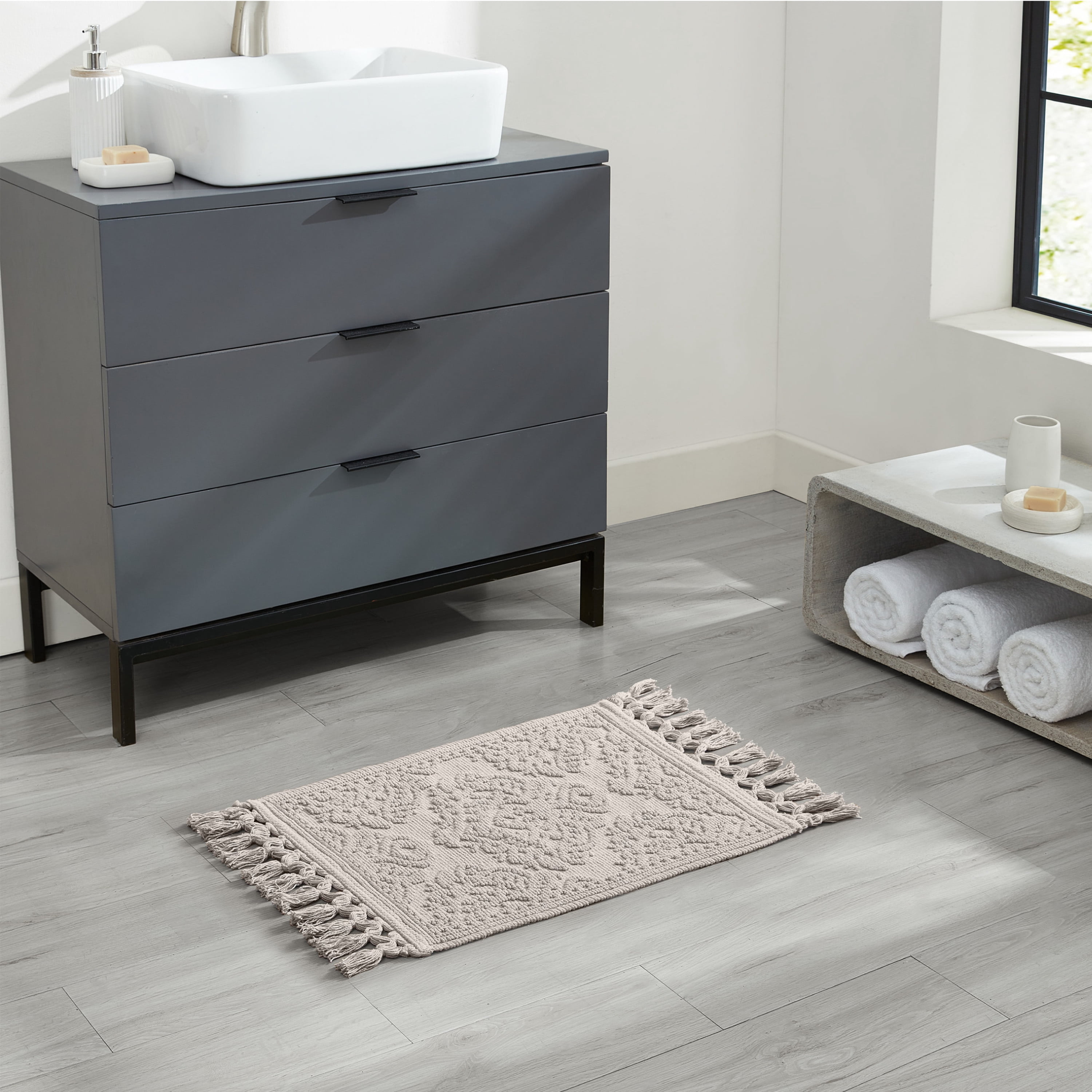 Jean Pierre Ricardo Cotton Fringe 17 x 31 in. Bath Rug, Light Grey