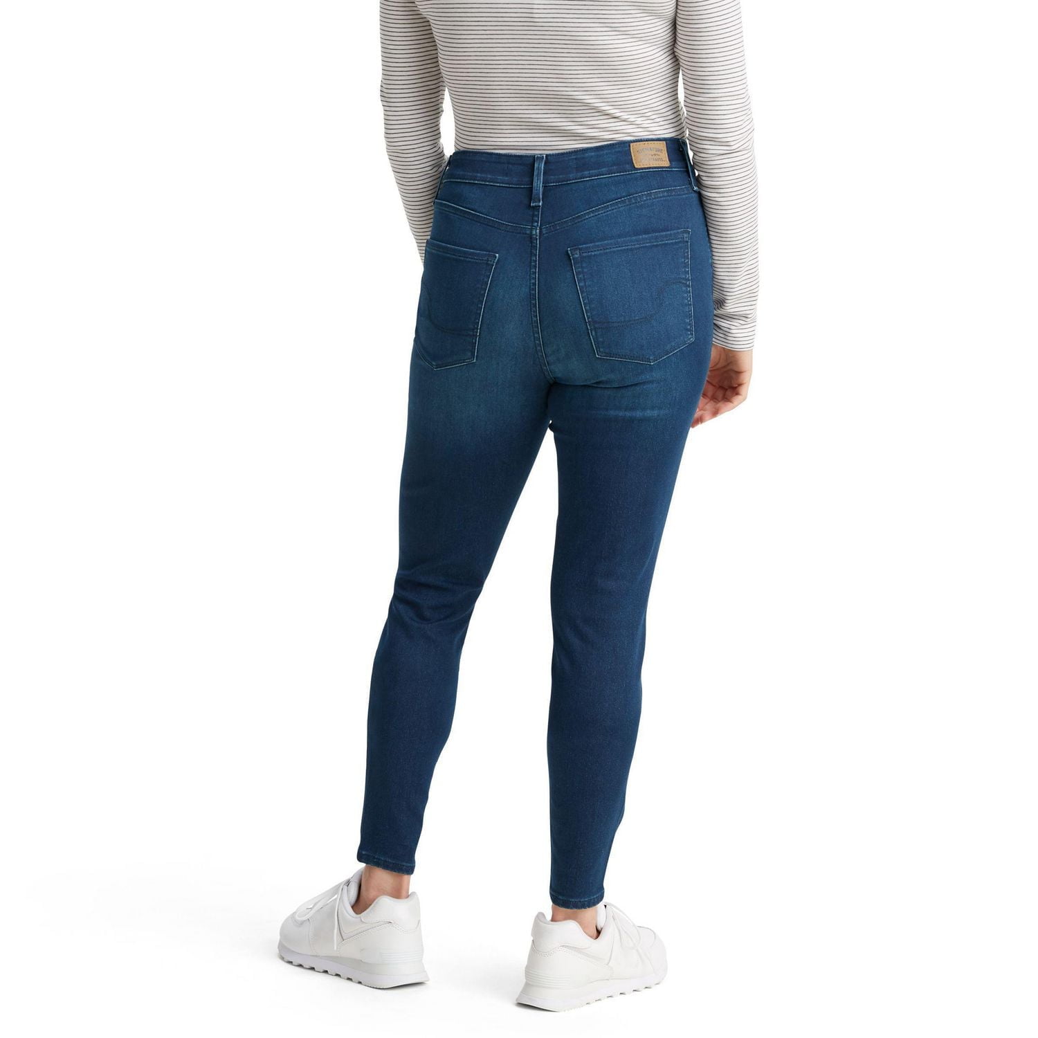 Signature par Levi Strauss & Co.MC Jean super filiforme moulant taille haute pour femme Tailles offerte : 4 – 18