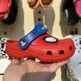thumbnail image 2 of Sandalias Miniso con dibujos animados, zapatillas rojas para niños y niñas, zapatos casuales de playa, transpirables, de gelatina, para jardín, zapatos de playa de EVA ahuecados, regalo para niños, 2 of 5