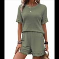 thumbnail image 1 of Conjunto de Dos Piezas para Mujer, con Flecos Texturizados, Top y Pantalón Corto, Color Verde Talla S, 1 of 6
