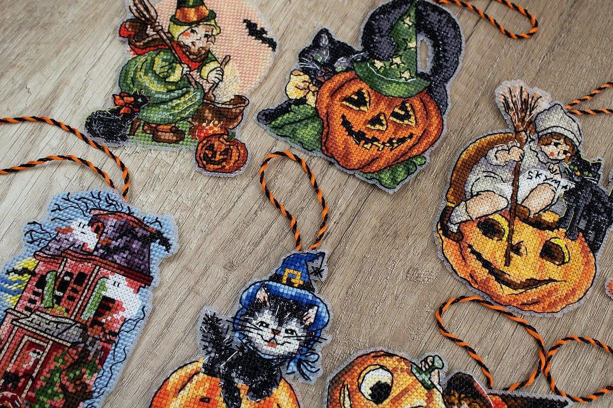 Counted Cross Stitch Kit Halloween Toys  L8008