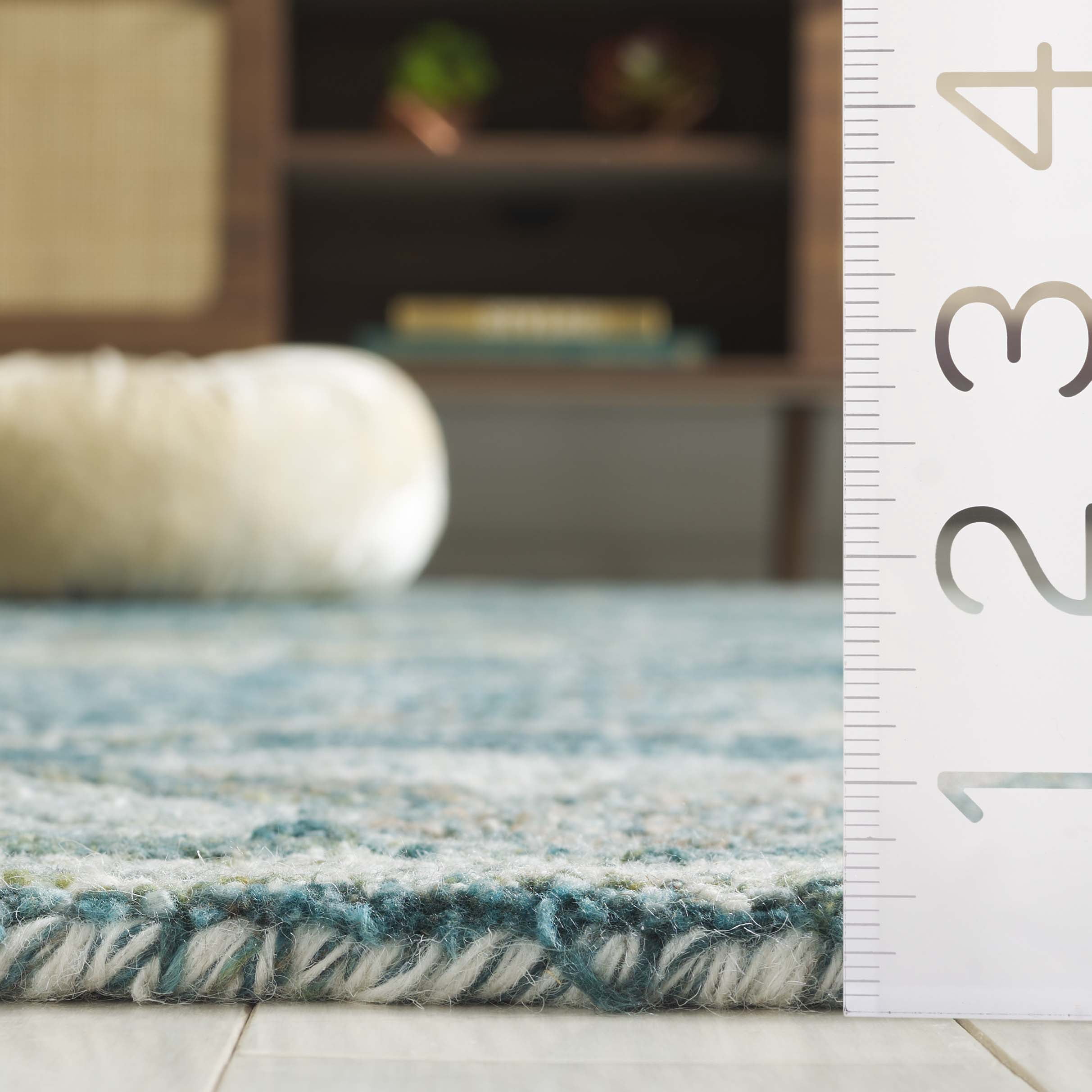 SAFAVIEH Marquee Georgiana Floral Area Rug, Aqua/Green, 6' x 6' Square