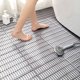 thumbnail image 1 of Alfombrilla de baño antideslizante impermeable y adhesiva de color gris, 1 of 1