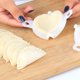 thumbnail image 1 of Herramienta de prensado de piel de bola de masa | Prensador de masa de plástico de grado alimenticio para envoltura de albóndigas | Mango compacto y antideslizante | Fácil de usar para la cocina en, 1 of 6