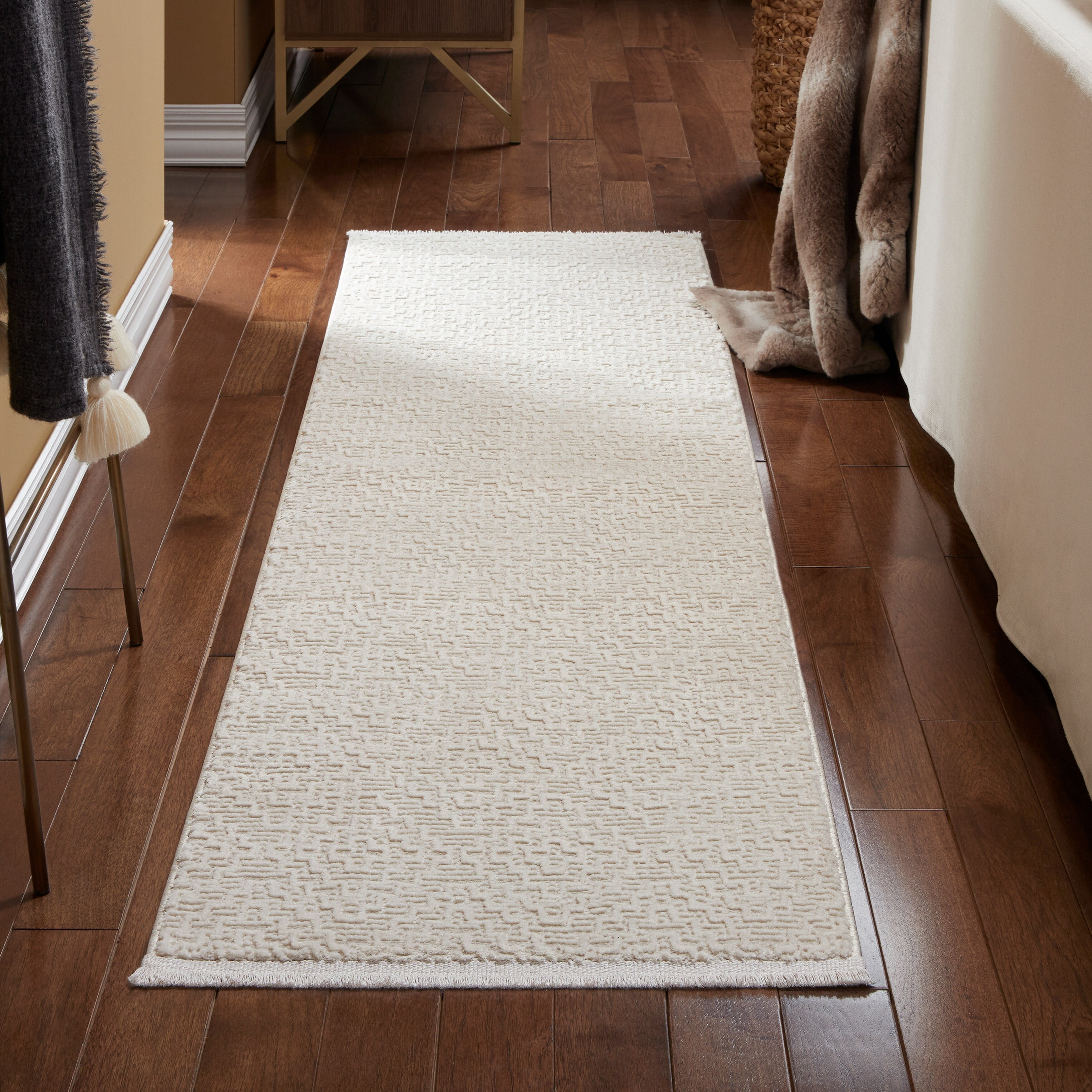 TOWN & COUNTRY LUXE Tretta Modern Geo Area Rug with Plush High-Low Texture, Grey, 7'10"x10'2"