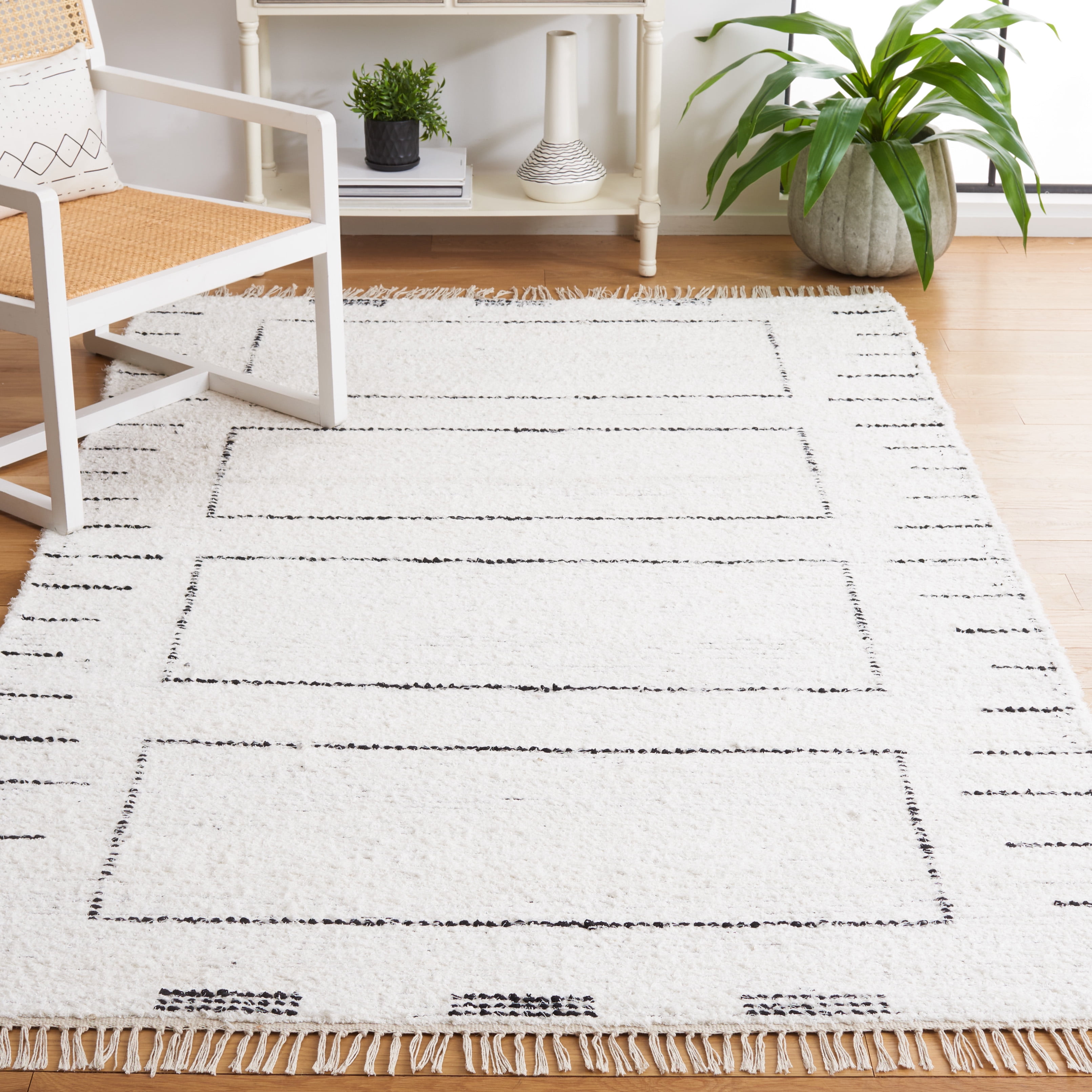 SAFAVIEH Casablanca John Geometric Cotton Area Rug, Ivory/Black, 8' x 10'
