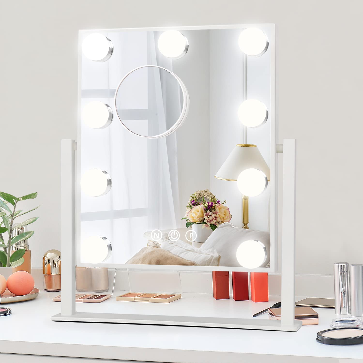 illuminated dressing room mirror