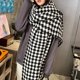thumbnail image 5 of Bufandas para mujer, bufandas de invierno cálidas y acogedoras para mujer, bufandas gigantes con cuadros gruesos y suaves, elegantes, chal tipo capa, 5 of 6