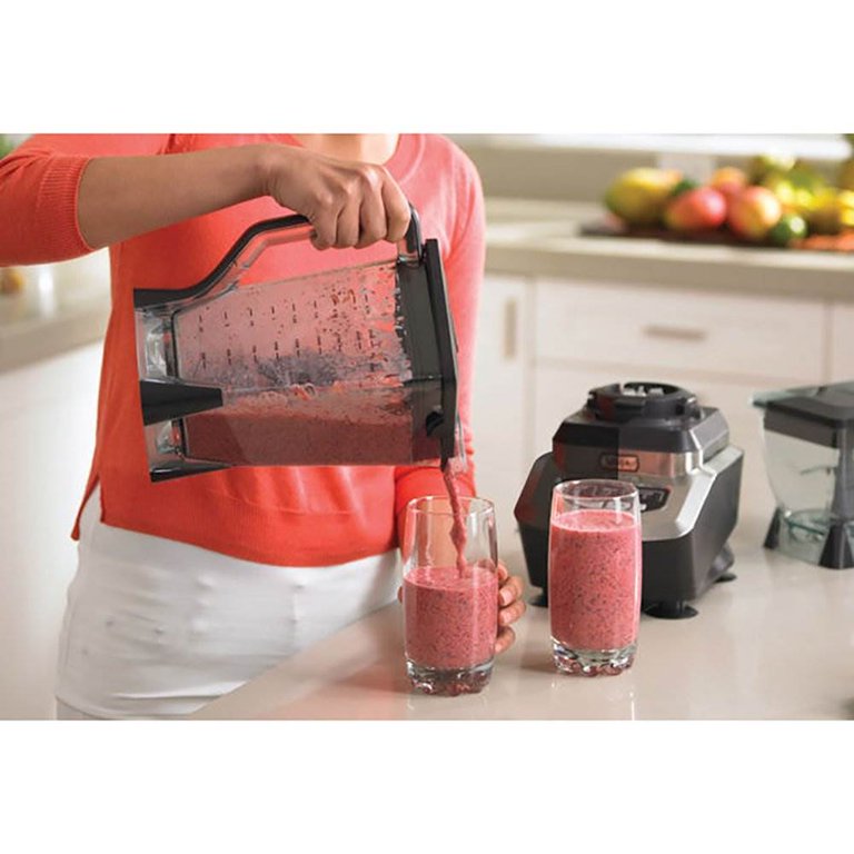 Ninja Professional 1100-Watt Blender with 2 Single-Serve Cups