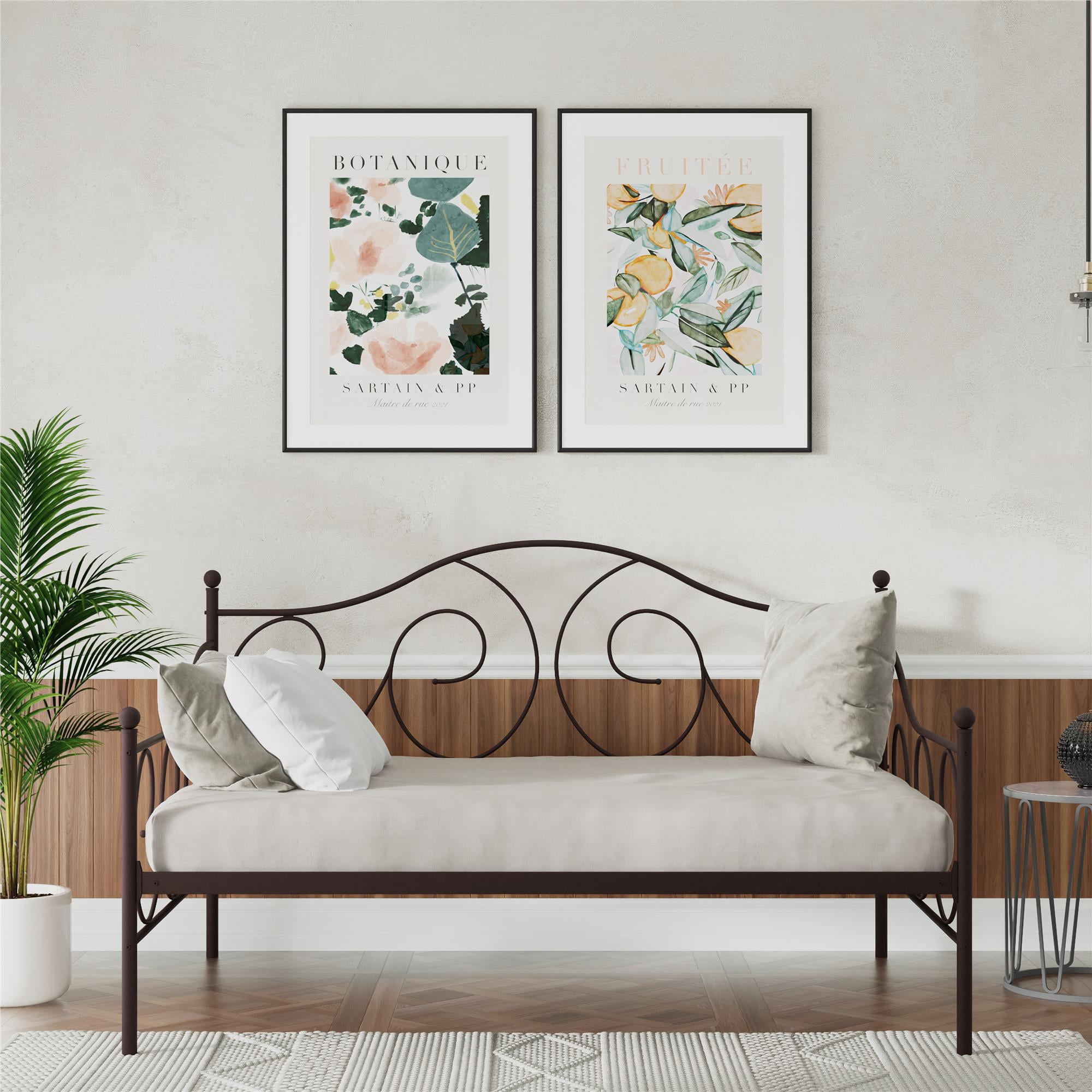 Victoria outlet metal daybed