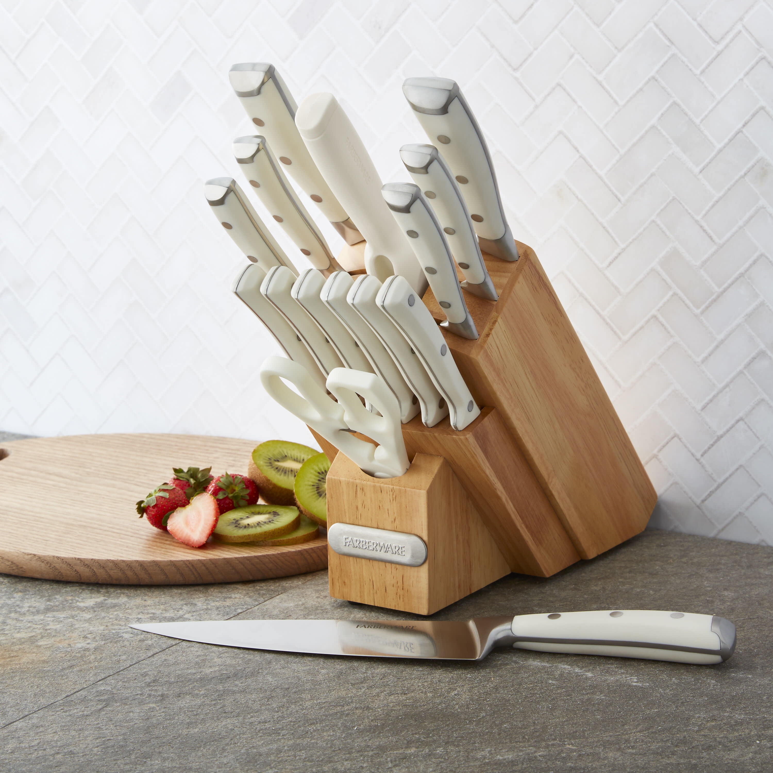 Farberware Forged Triple Riveted Knife Block Set 15-piece in White 