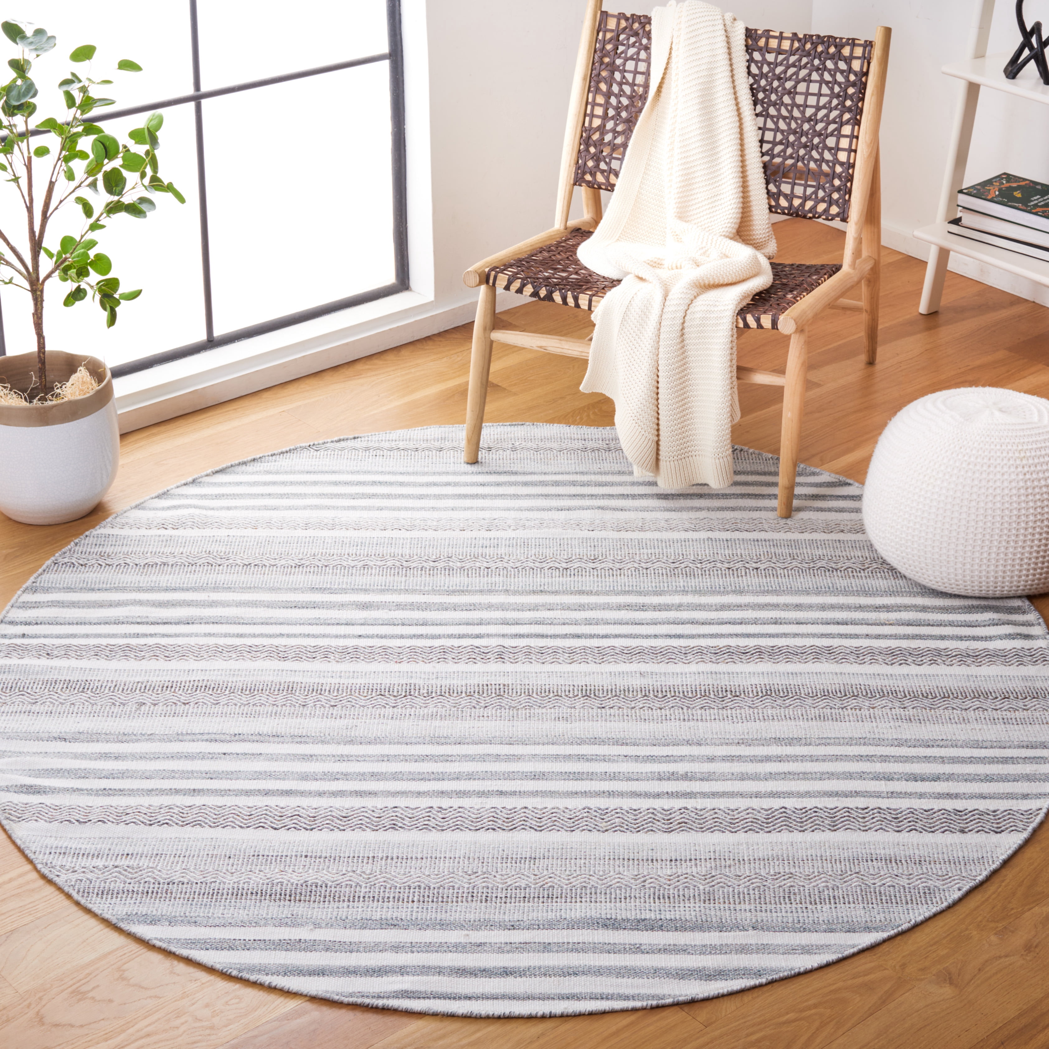 SAFAVIEH Kilim Malena Striped Polyester Area Rug, Ivory/Grey, 6' x 6' Round