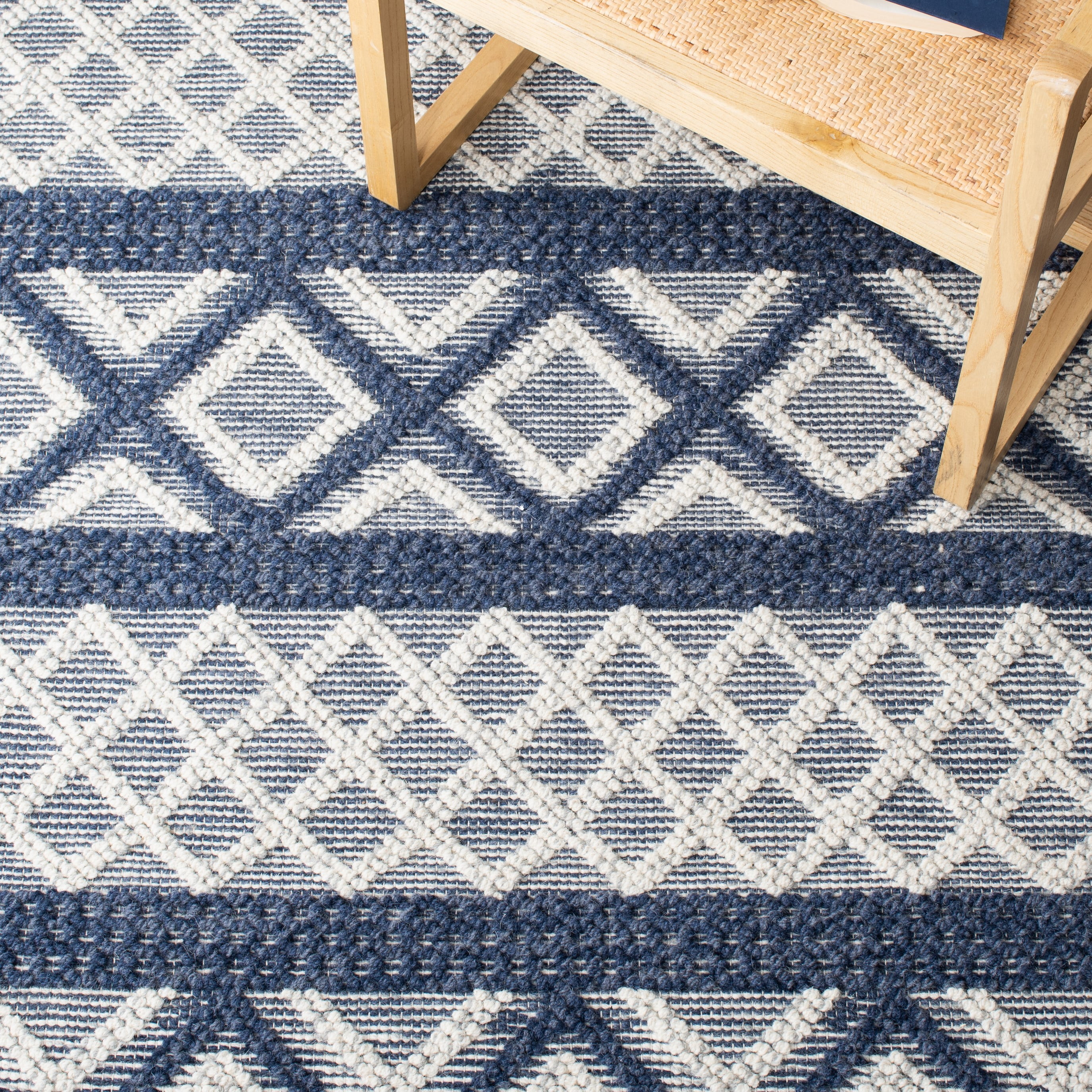 SAFAVIEH Vermont Chelsea Striped Runner, 2'3" x 8', Ivory/Blue
