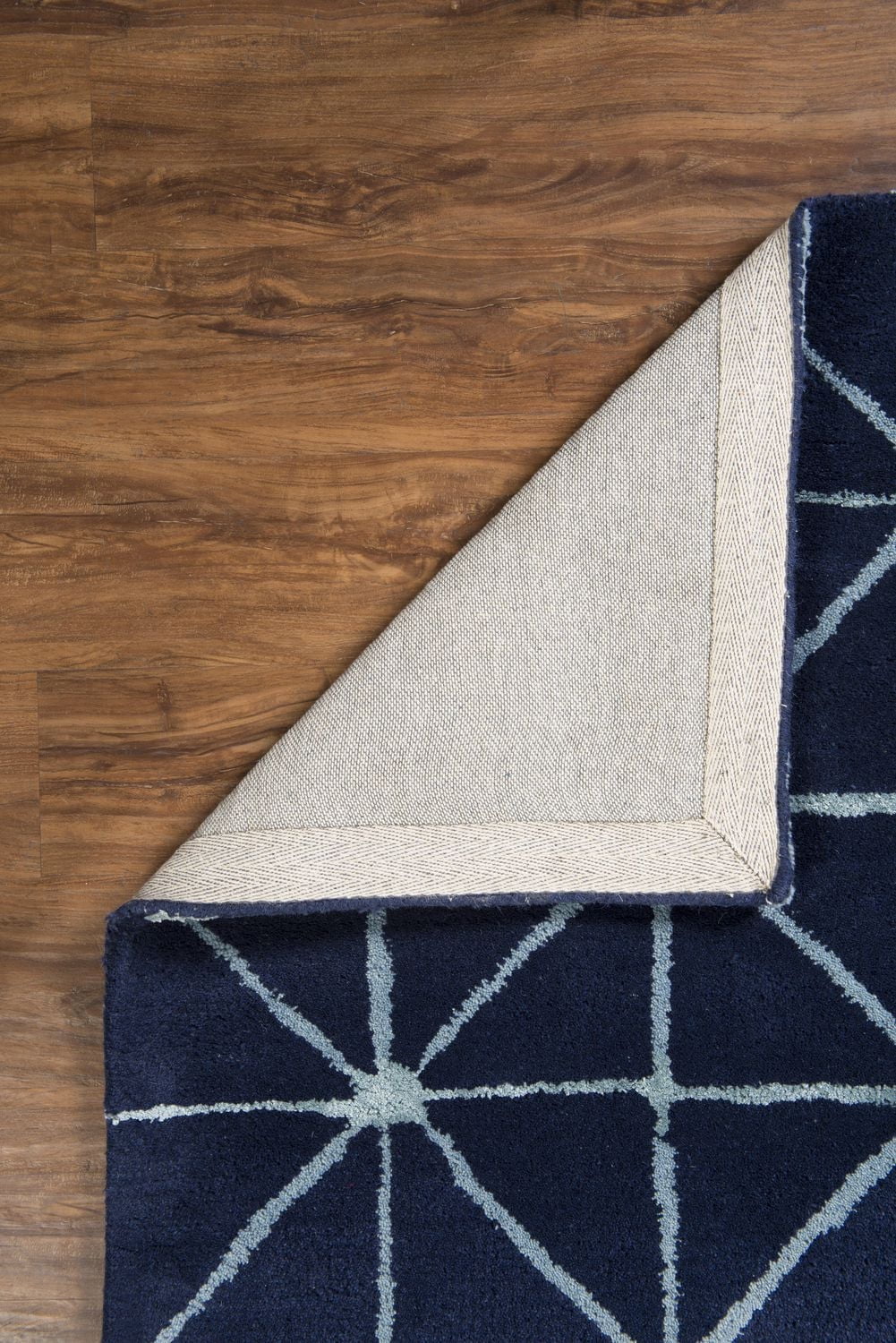 Tapis en Laine Aspire Triangle marine et ivoire de 8 pi x 11 pi