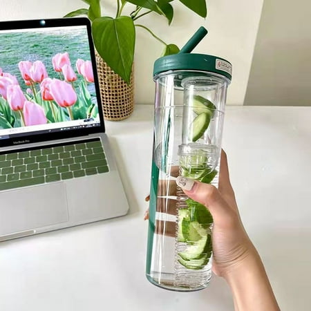

700ml High-capacity Dry and Wet Separation Portable With Lids Straws Water Bottle Plastic Cup GREEN