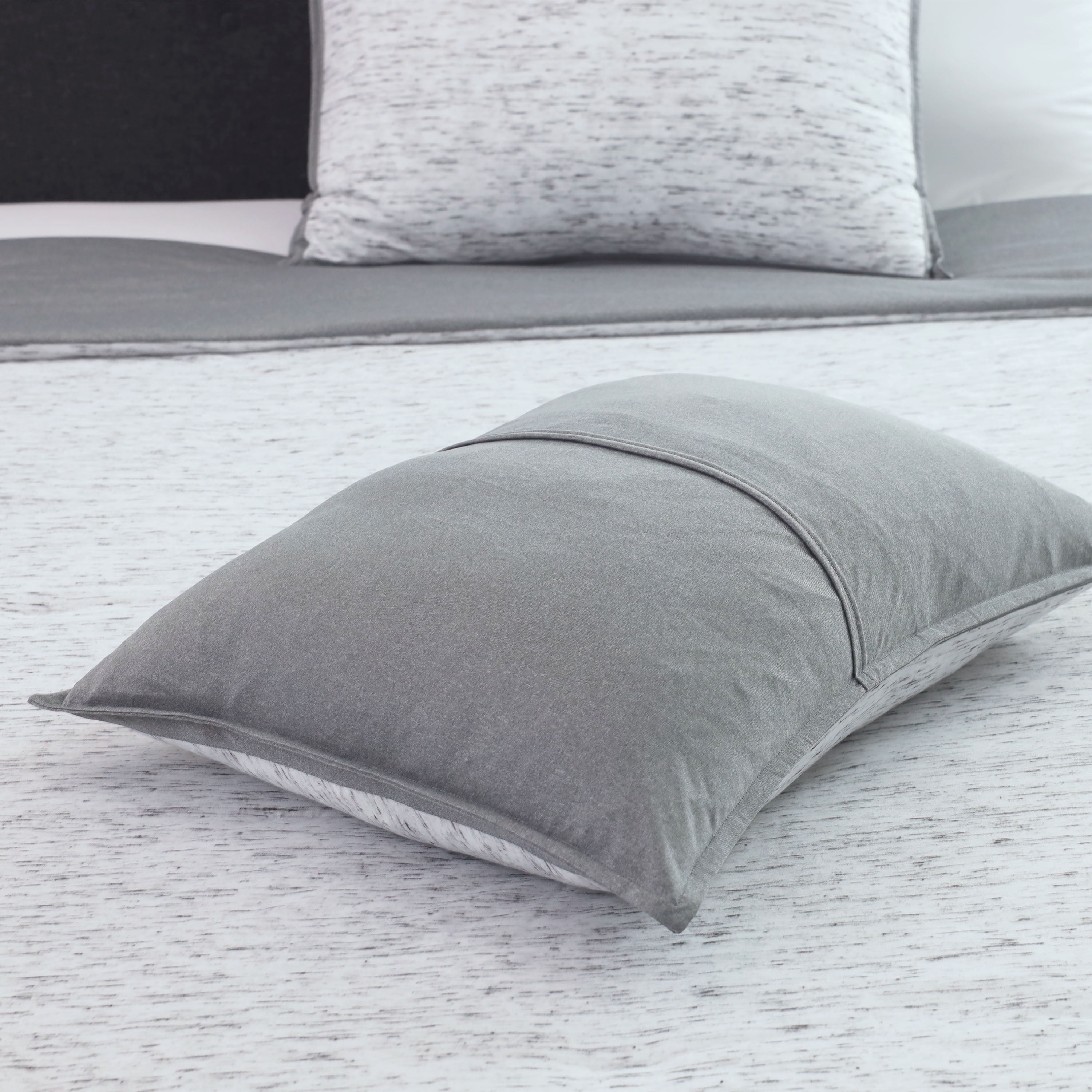 Martex Theo Twin Cream/Charcoal Comforter Set