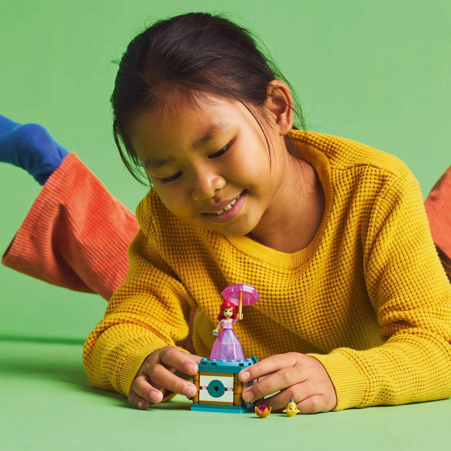 LEGO Disney Princess Twirling Ariel Toy - Building Toy for Kids, Girls and Boys, Ages 5+ - Little Mermaid Toy for Fans of Movie - Ariel Doll Gift Idea for Birthdays - 43259, Includes 93 Pieces, Ages 5+