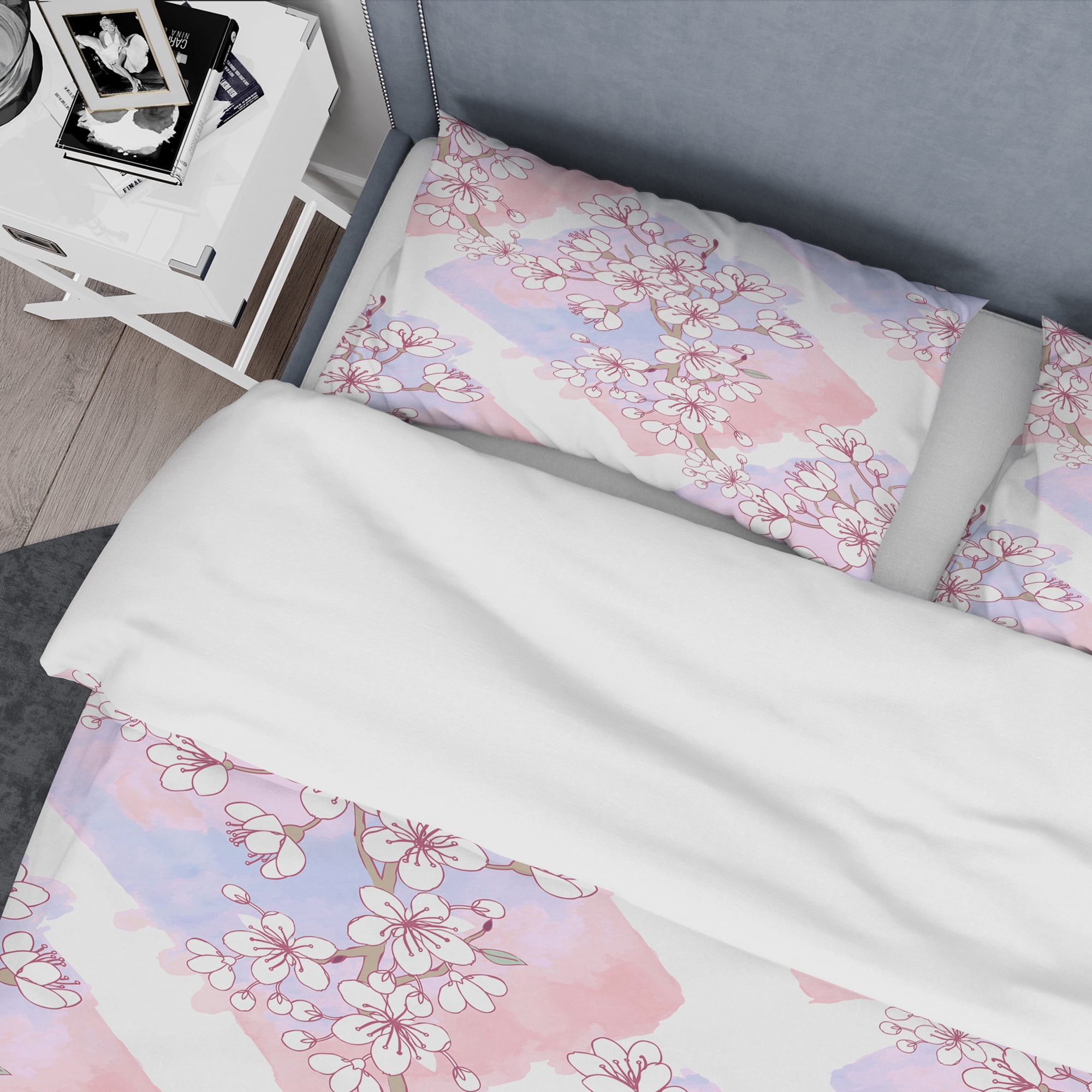 Designart 'Retro Pink Flower Pattern I' Mid-Century Modern Duvet Cover Set
