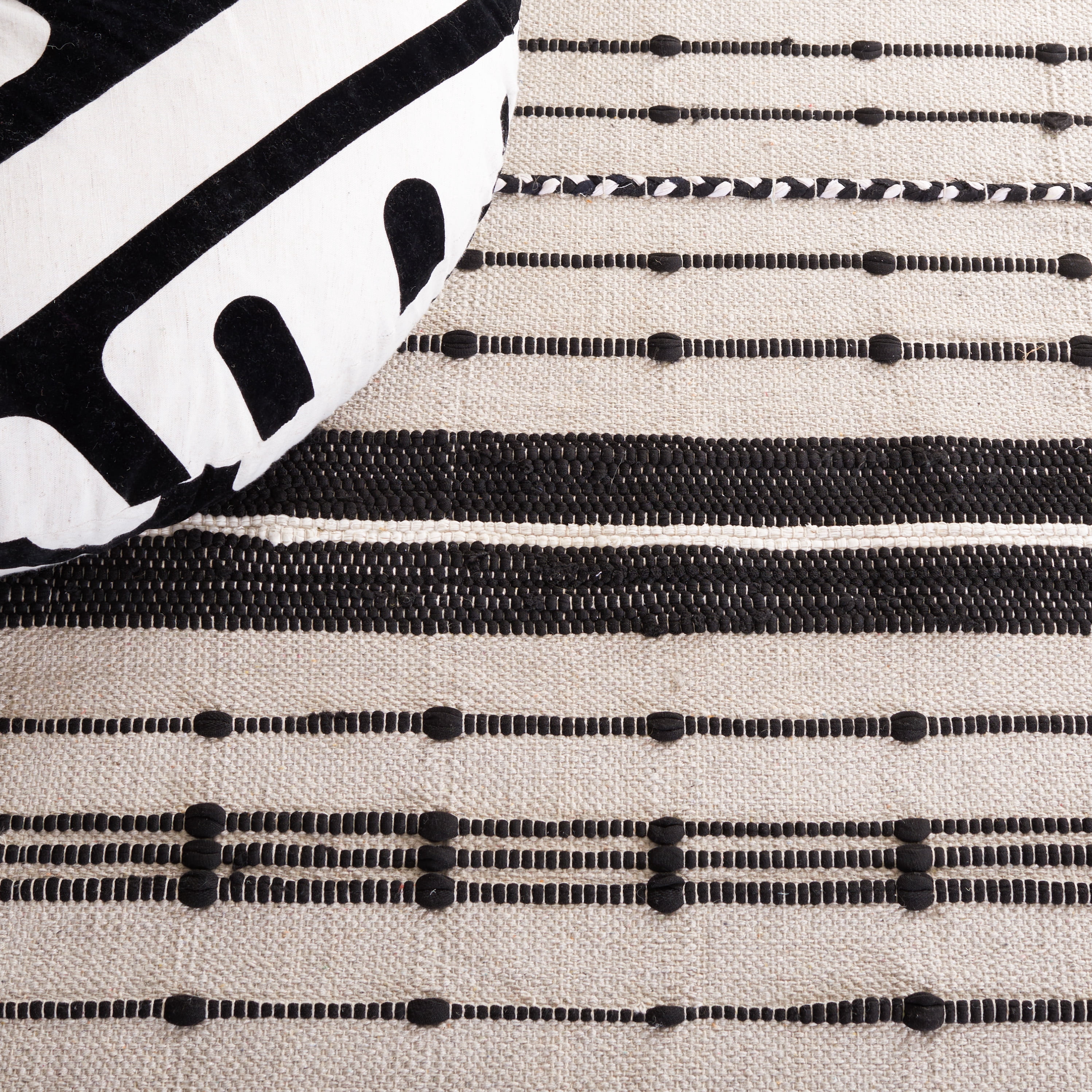 SAFAVIEH Striped Kilim Ottoline Striped Cotton Area Rug, Beige/Black, 6' x 6' Square