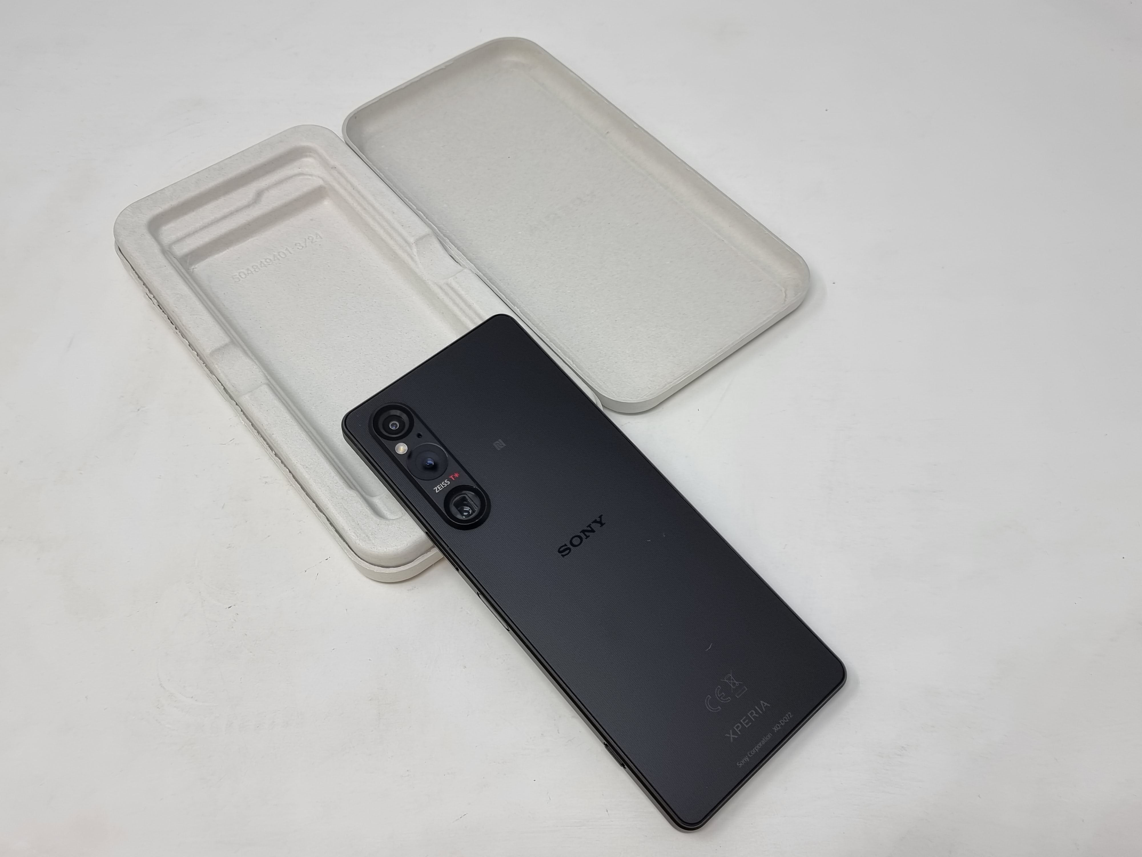 Fantasy Sony Xperia 1 V, 5G 256GB ROM + 12GB RAM Dual SIM