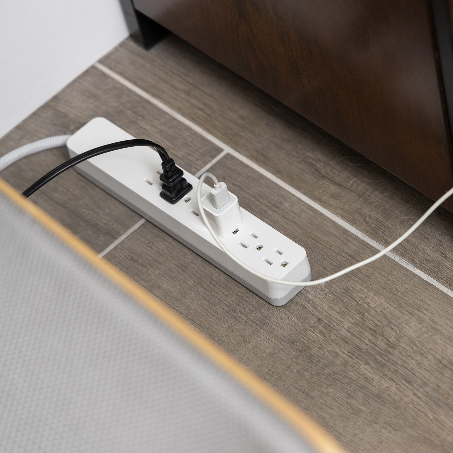 GE 6-Outlet Surge Protector with 2ft Braided Cord photo 4