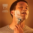 thumbnail image 4 of Maquinilla de afeitar con calefacción Gillette GilletteLabs para hombre y kit de inicio, 4 of 7