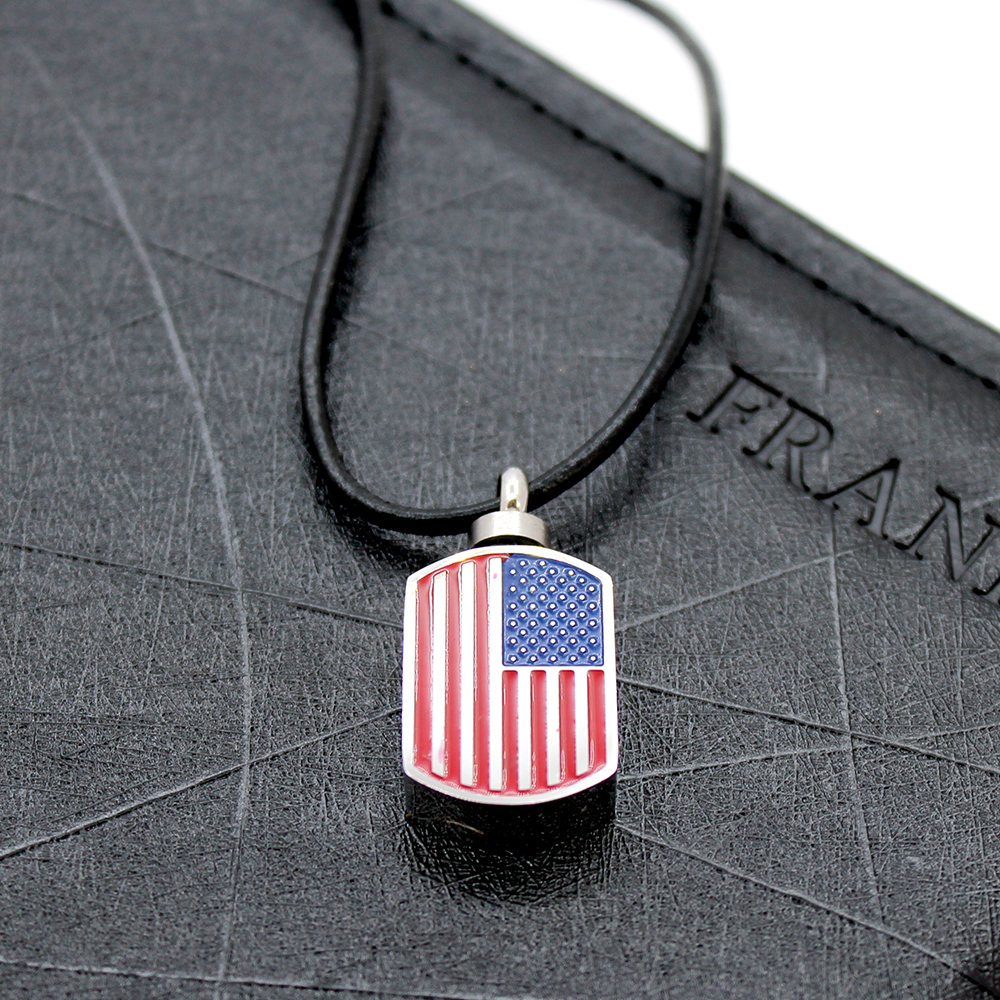United States Flag Dog Tag Ashes Holder Cremation Urn Necklace for Ashes Memorial Keepsake Necklace Cremation Jewelry With Funnel Kit