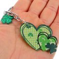 thumbnail image 4 of KAKOWELY Llavero pequeño de San Patricio para bolso, llavero colgante, decoración para monedero, llavero con forma de corazón., 4 of 5