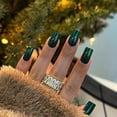 thumbnail image 1 of Uñas postizas acrílicas XCREANDO tamaño mediano, forma cuadrada, verde oscuro, 24 piezas, 1 of 8