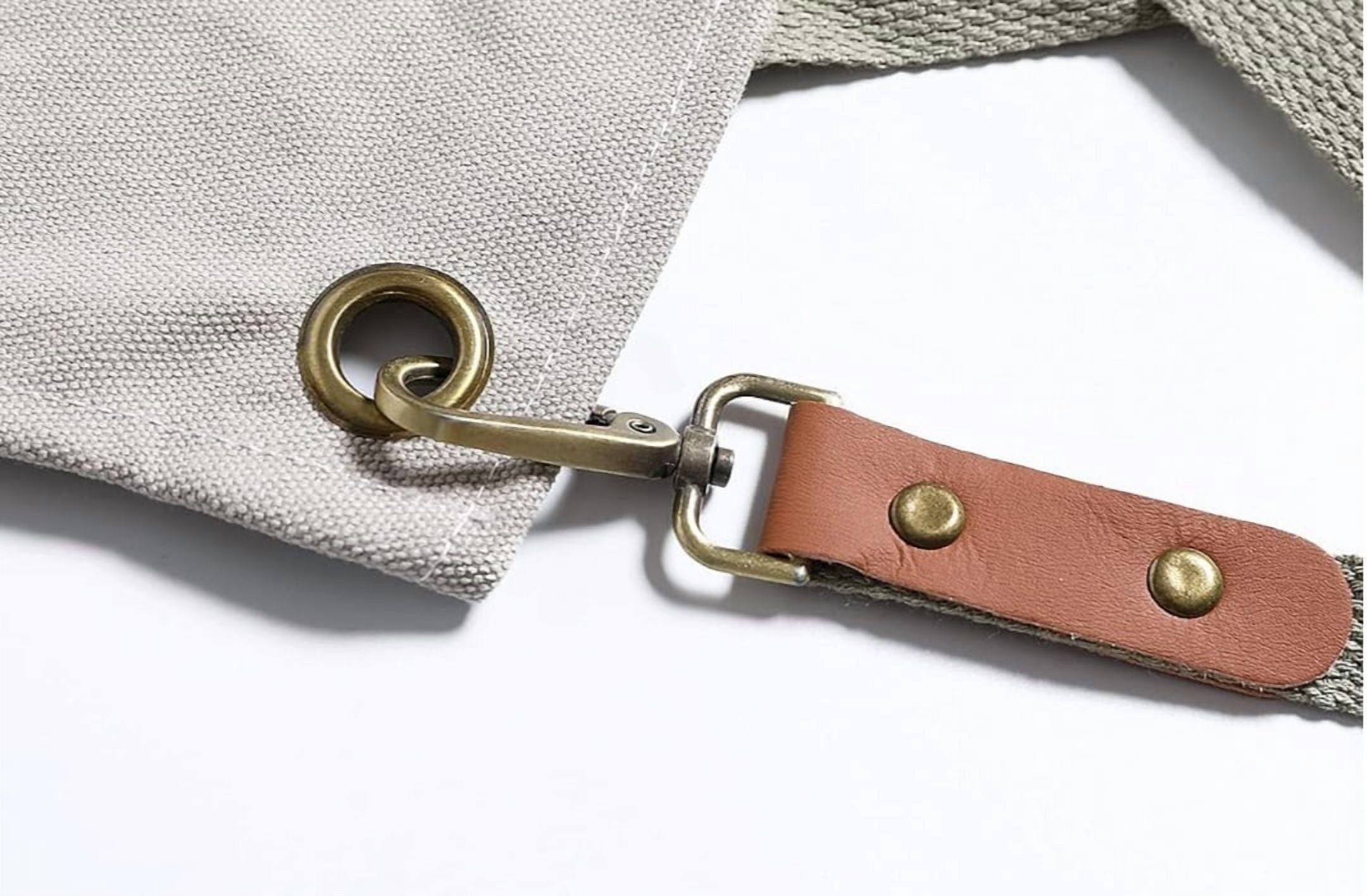 Dye Dirty LLC, 3-Pocket BBQ Sauce Fun Cooking Apron with Leather Accents