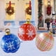 thumbnail image 5 of Bola inflable navideña decorada de 24 pulgadas para exteriores, de PVC, gigante, grande, para decoración navideña, juguete con orificio para colgar, 5 of 5