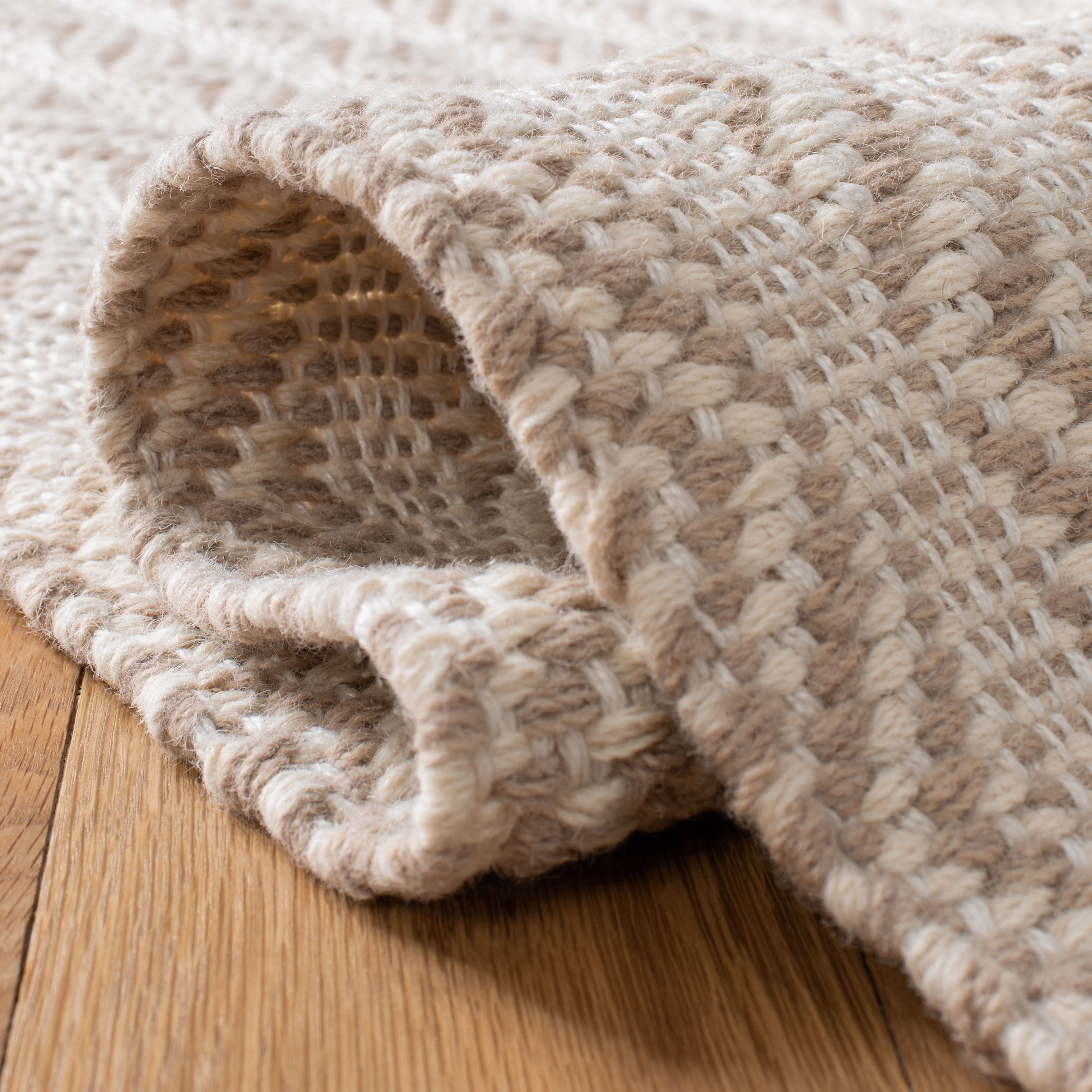 SAFAVIEH Natura Mesa Geometric Striped Area Rug, Beige, 3' x 5'