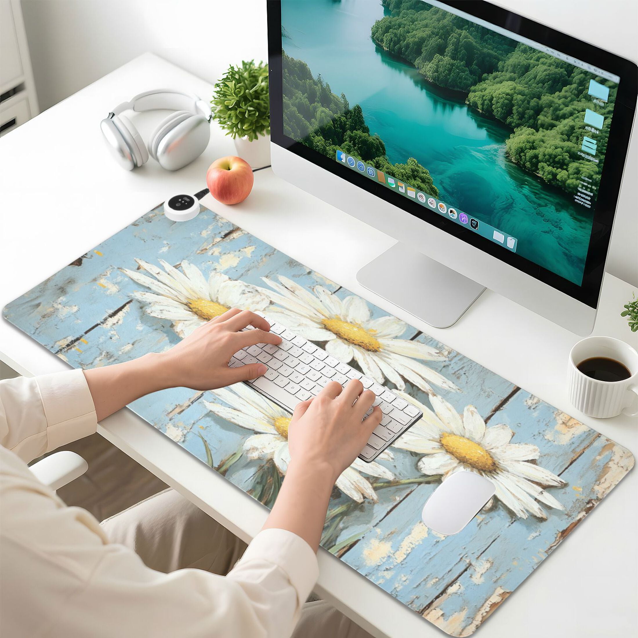 Wobogo Elegant Daisy Heated Mouse Pad Extra-Large Desk Mat With 3 Heating Levels and 3-hour Auto Shut-Off Protection Ideal for Computer Keyboards Home Office Hand-warming Essential 31.5in × 13in
