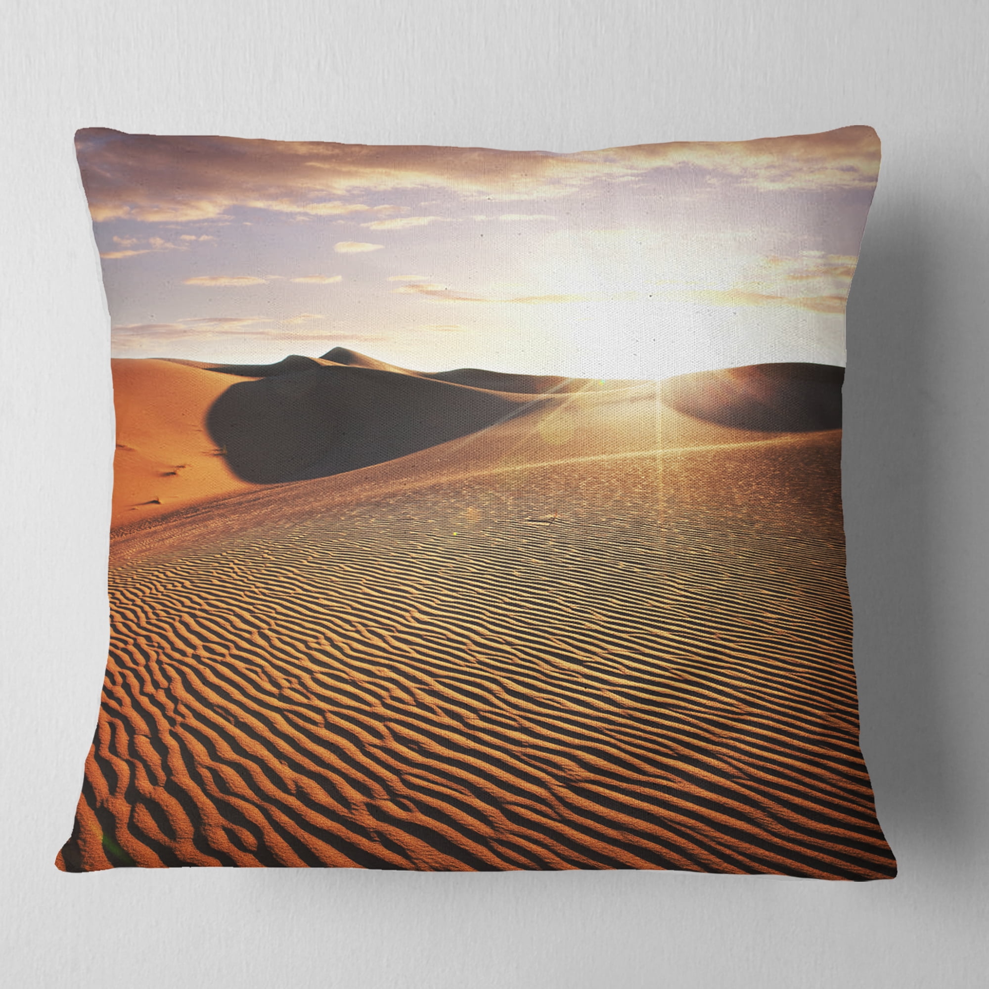 Designart 18" x 18" Green Polyester Throw Pillow