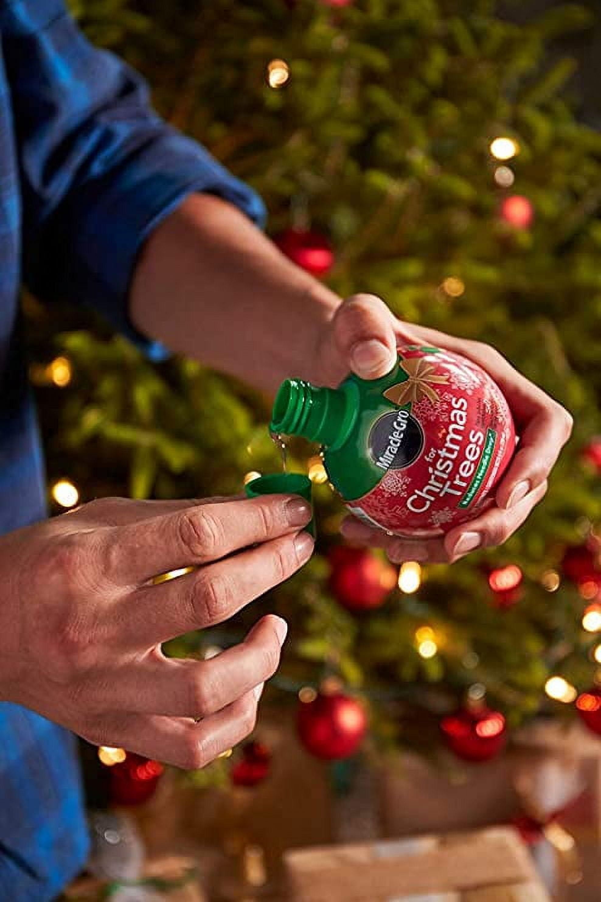 Miracle Gro for Christmas Tree Plant Food Hydrates Trees and Keeps Christmas Trees Green All Holiday Season 2 Pack