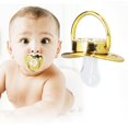 thumbnail image 3 of Chupete Con Diamantes de Imitacia de Dorada, Chupete Calmante Con Patrón de Letras Con Cubierta Antipolvo, Juego de de Aleación Con Clip de Cadena para Bebés de 6 A 18 Meses, 3 of 7